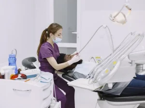 فحص أسنان شامل خبراء معتمدين